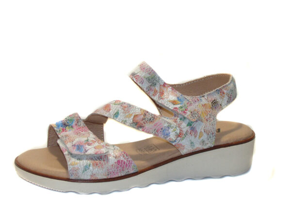 artikastream multicolor1