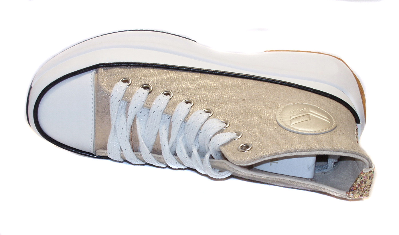 kaporalchrista beige3